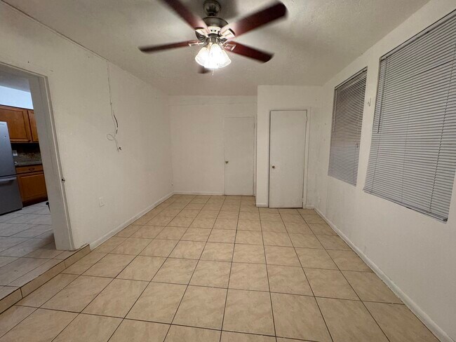 Building Photo - 198 SW 15th St