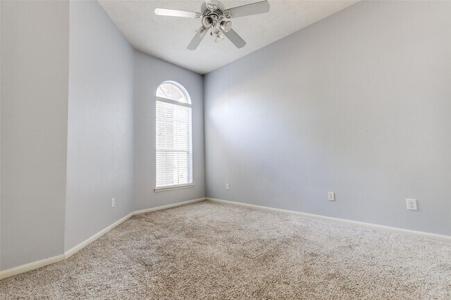 Foto del edificio - 24915 Garnet Shadow Ln