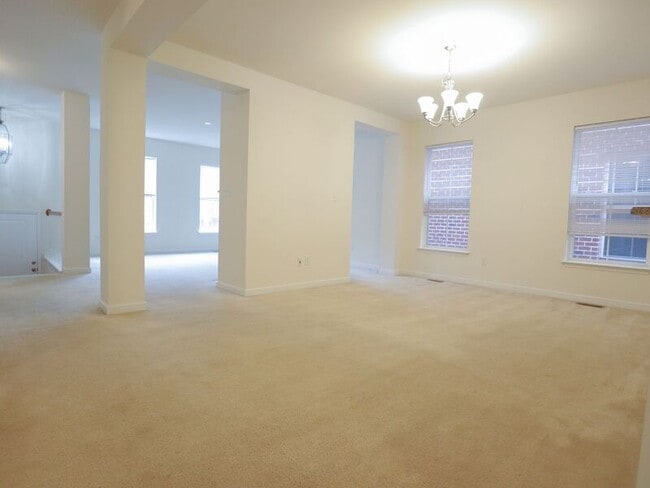 Building Photo - 1721 W Cary St