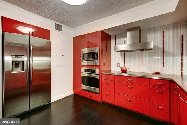 Building Photo - 1015 33rd St NW