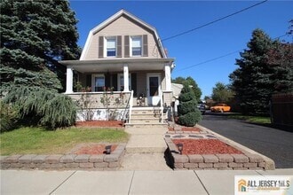 Building Photo - 322 Berry St