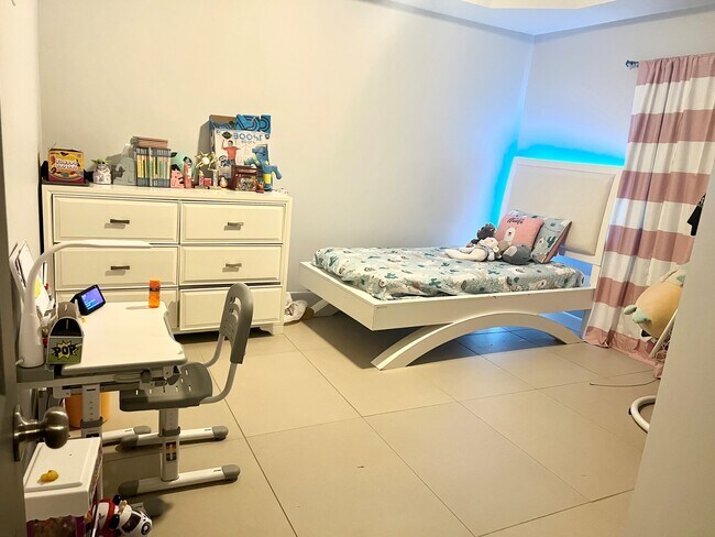 Foto del edificio - 204 S Ridge Ln