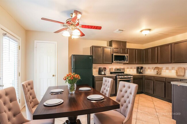 Foto del edificio - 7811 Cedar View St