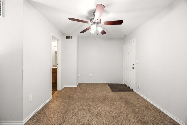 Foto del edificio - 9837 Walnut St