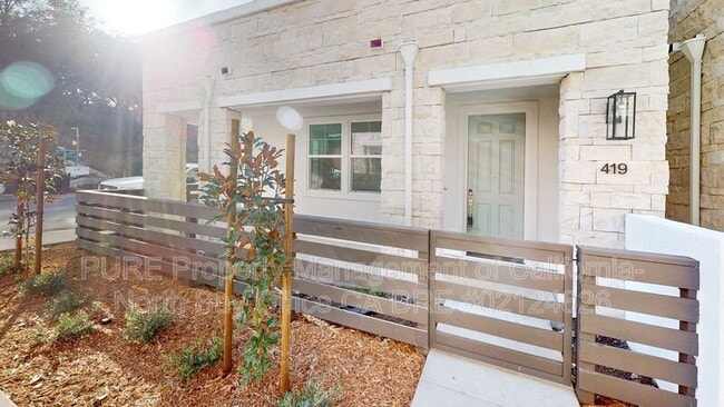 Building Photo - 419 Semillon Ln