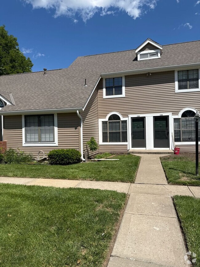 Building Photo - 1143 Hampton Ln