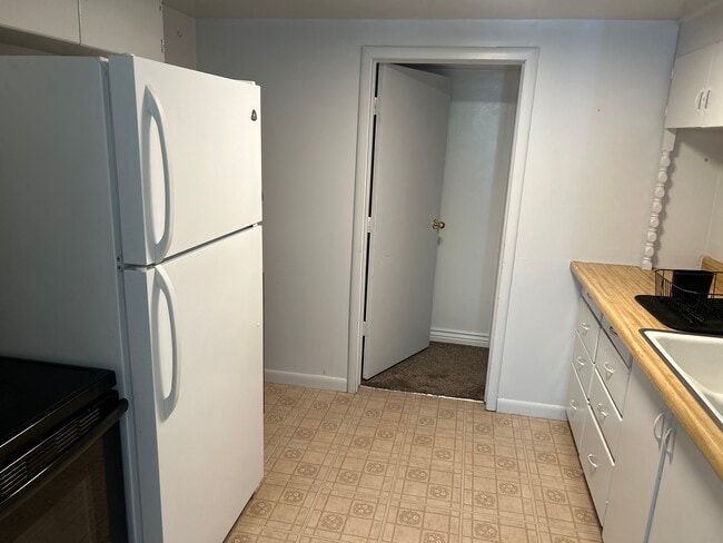 Building Photo - 316 E 700 S