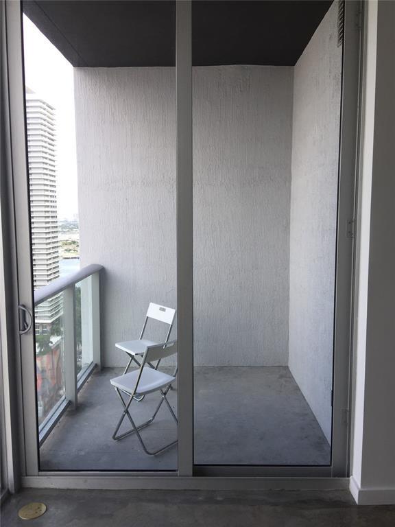 Foto del edificio - 151 SE 1st St