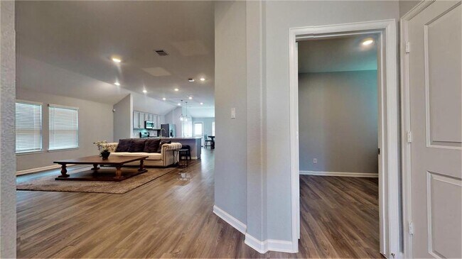 Foto del edificio - 6202 Glenwick Park Rd