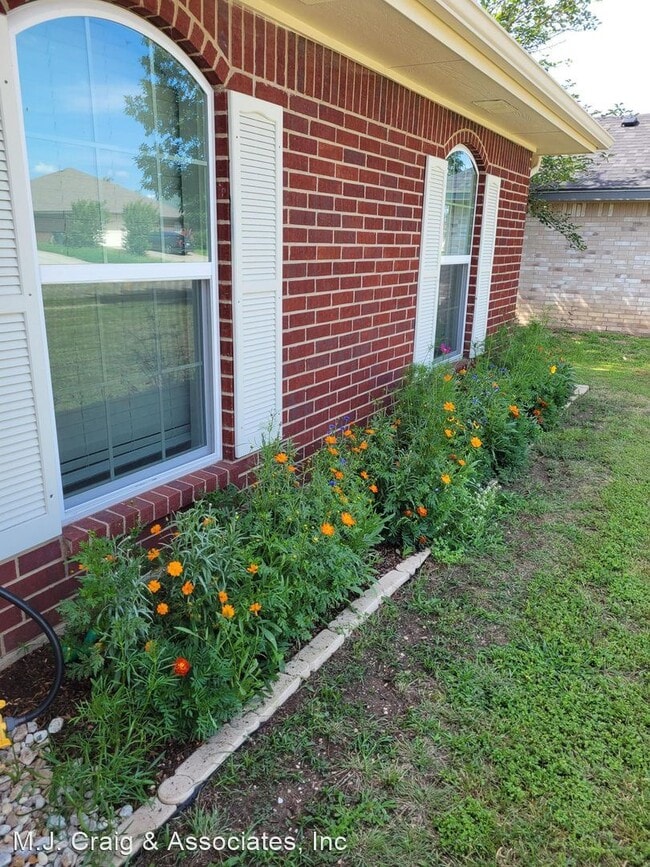 Foto del edificio - 4 br, 2 bath House - 4501 BLUEDUCK DR