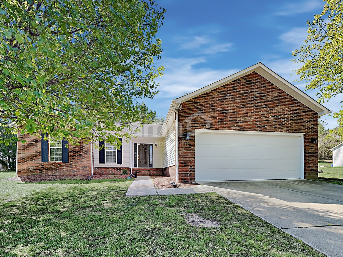 5539 Leatherwood Lane House Rental in Harrisburg, NC