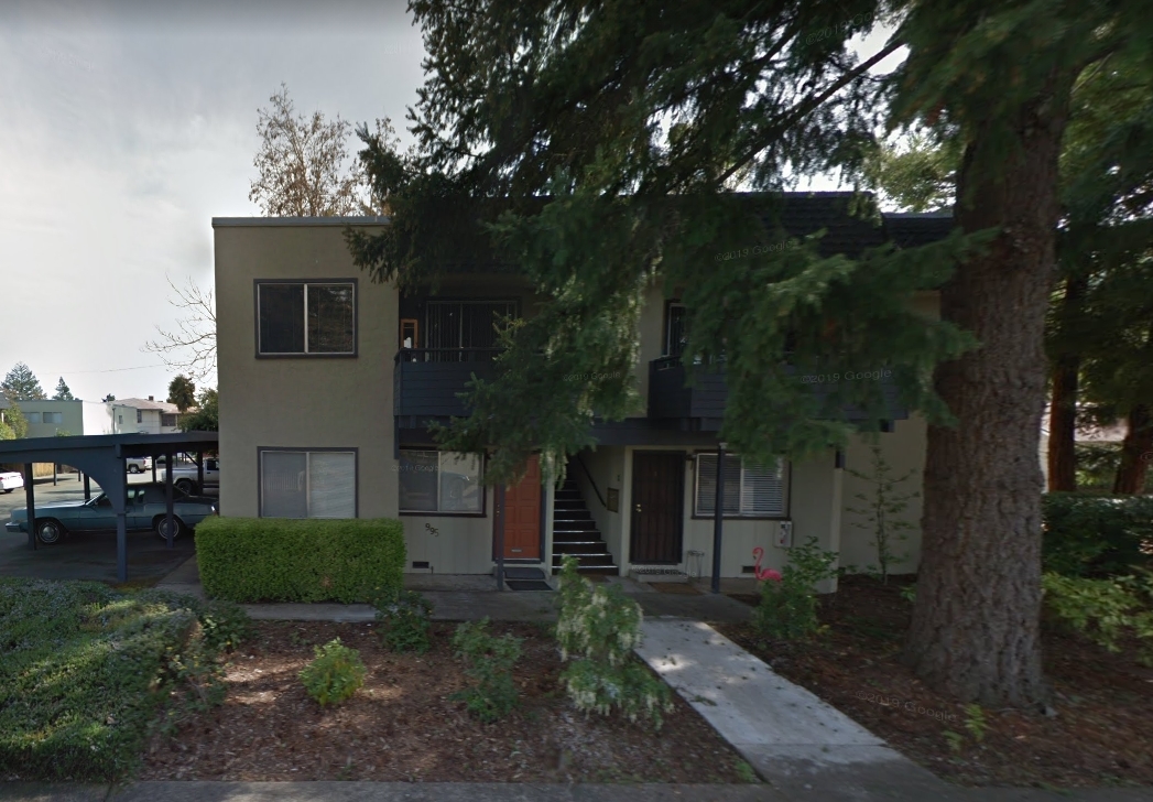 Primary Photo - 915 W Perkins St