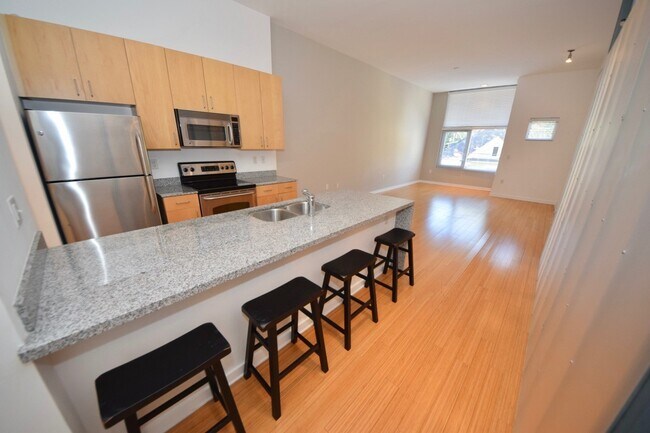 Foto del edificio - 1 bed, 1 bath condo in Cooper Young