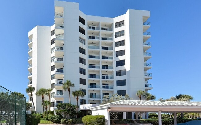 Building Photo - Seasonal Rental - Private Beachfront Retre...
