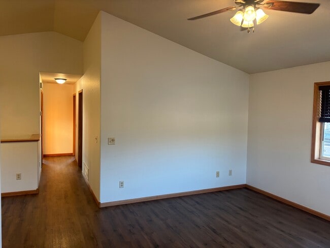 Building Photo - 3306 Champion Dr