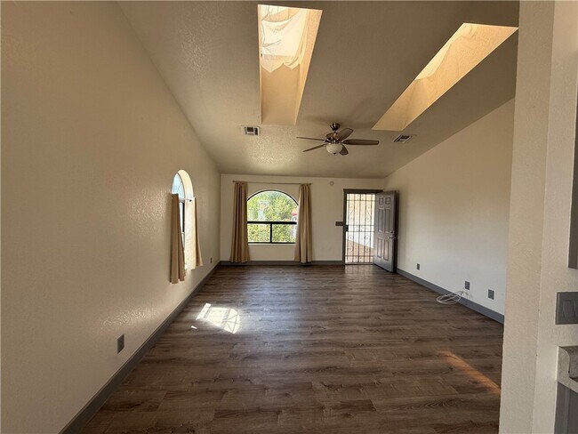 Foto del edificio - 3692 N Roosevelt St