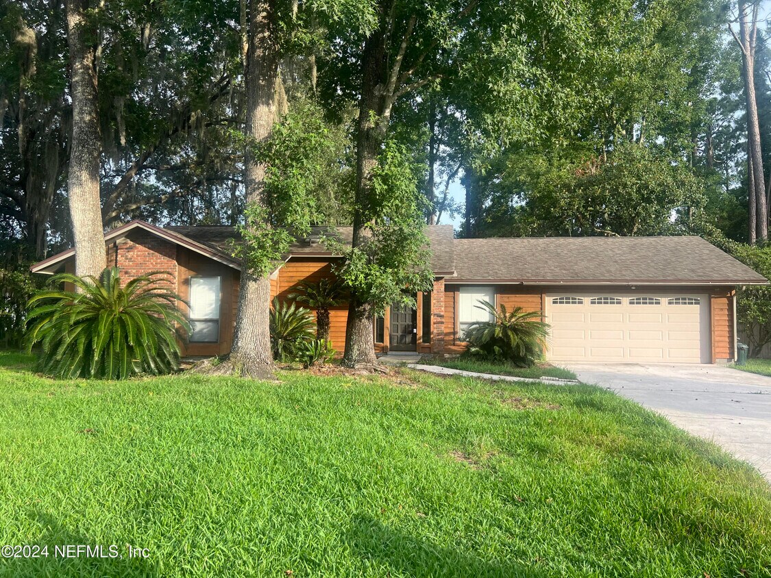 Foto principal - 1530 Rivergate Dr