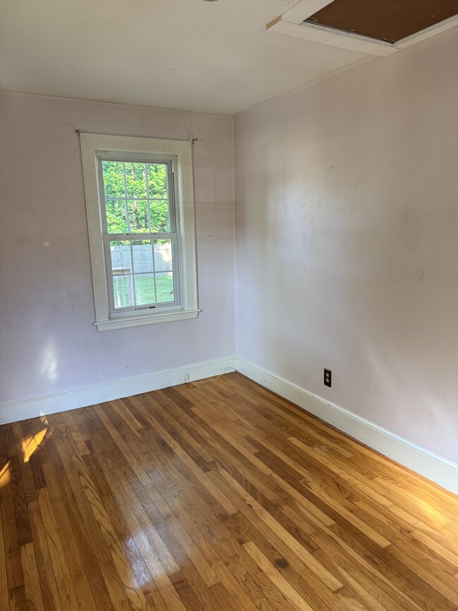 Building Photo - 45 McPhee Rd