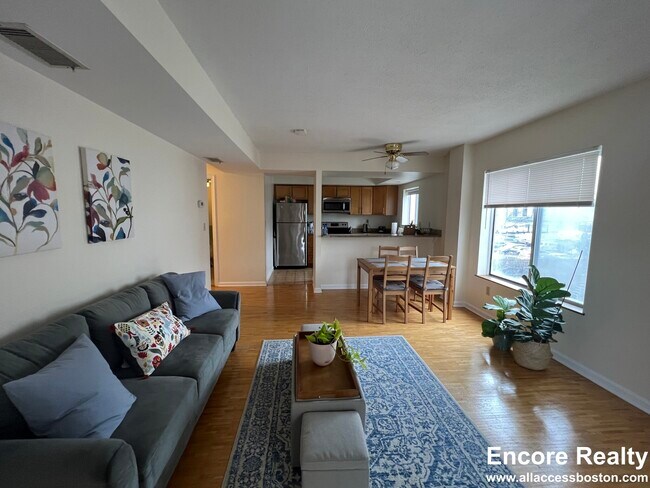 Building Photo - 32 Soden St