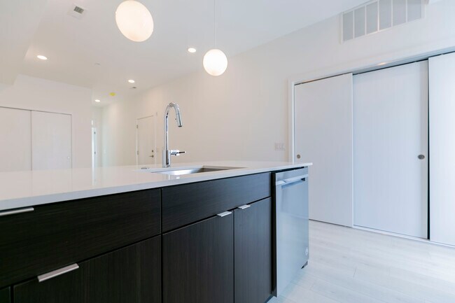 Foto del edificio - 1242 Lecount St