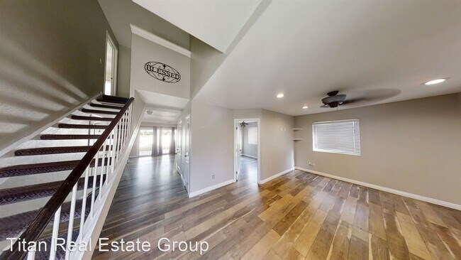 Building Photo - 4 br, 2.5 bath House - 1246 Country Pl