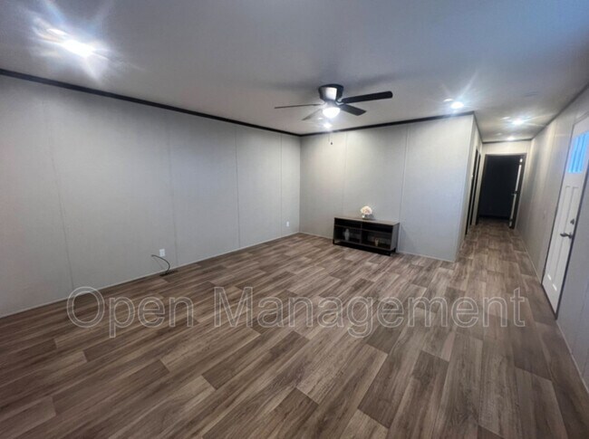 Foto del edificio - 3300 Voight Blvd