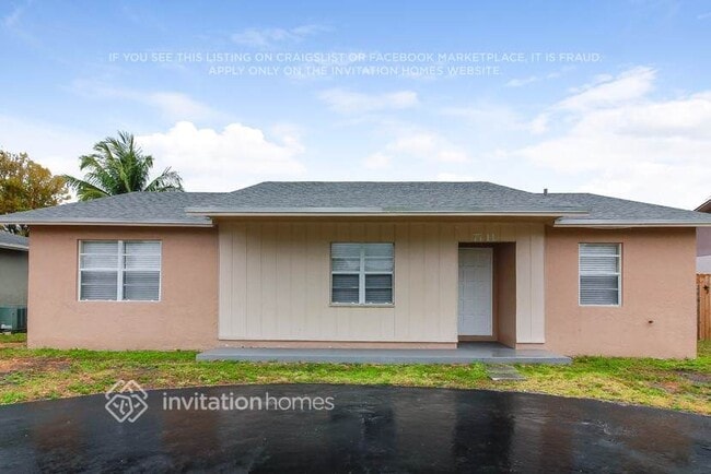 Building Photo - 7711 SW 6th Ct