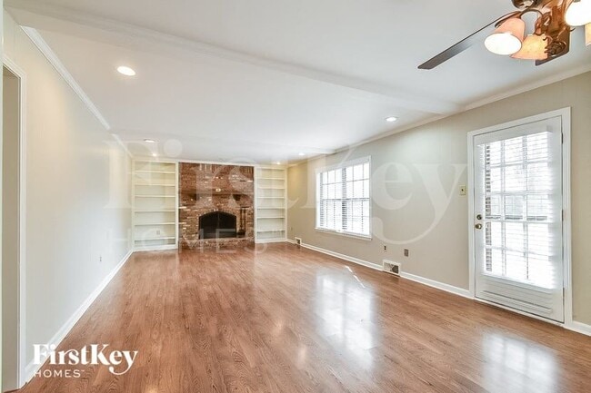 Foto del edificio - 6993 Loddon Cove