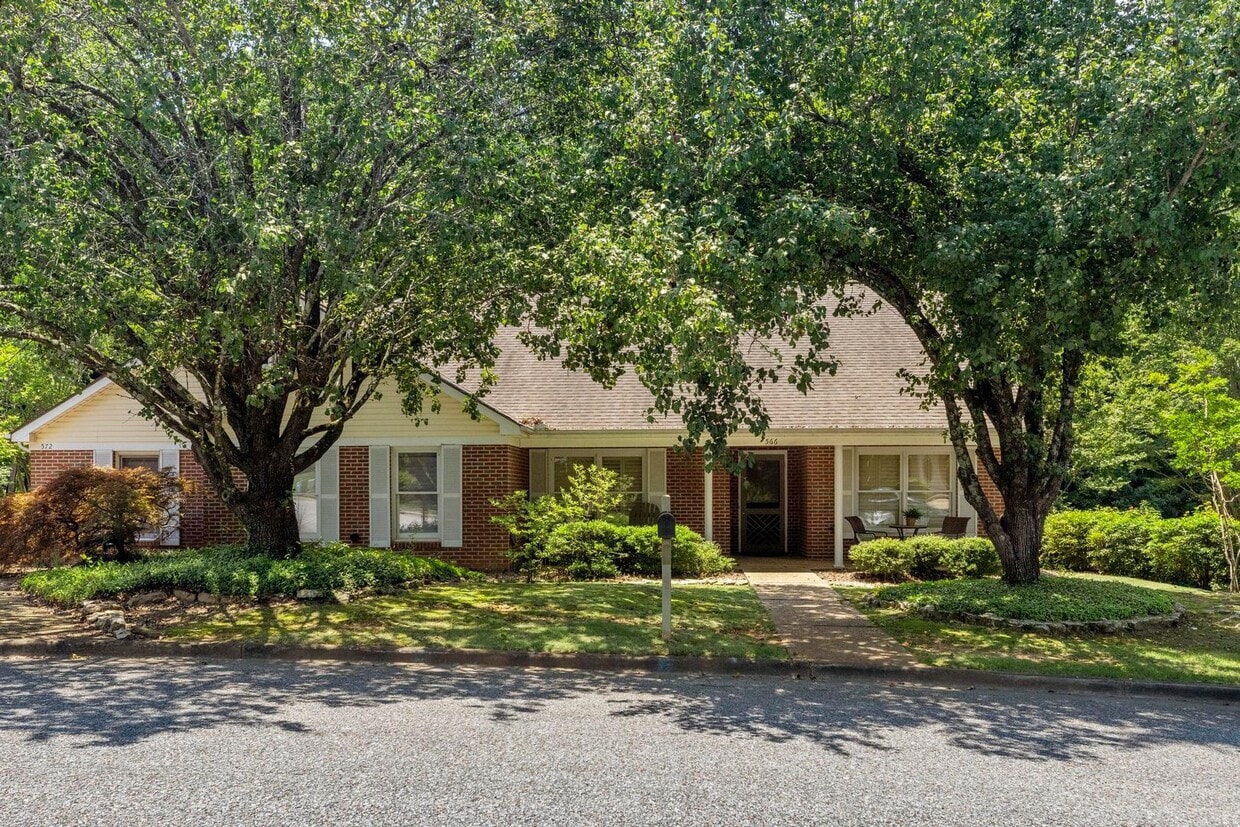 Primary Photo - 2 Bedroom 2 Bath in Auburn Now Available!