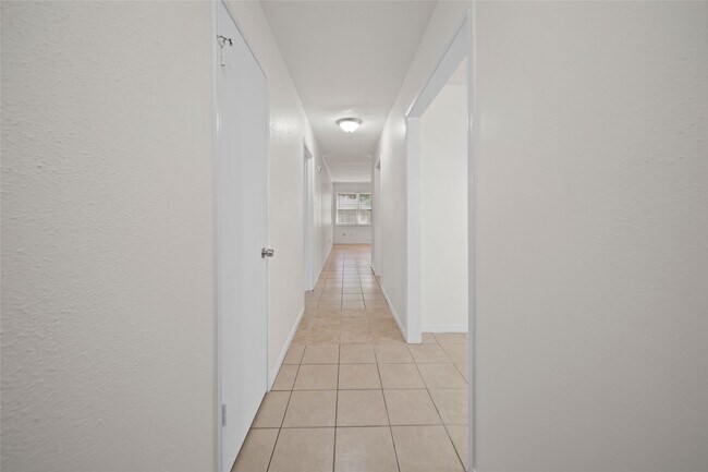 Building Photo - 23114 Earlmist Dr