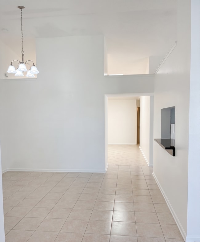 Building Photo - Step Out Your Door & Into The Loop!