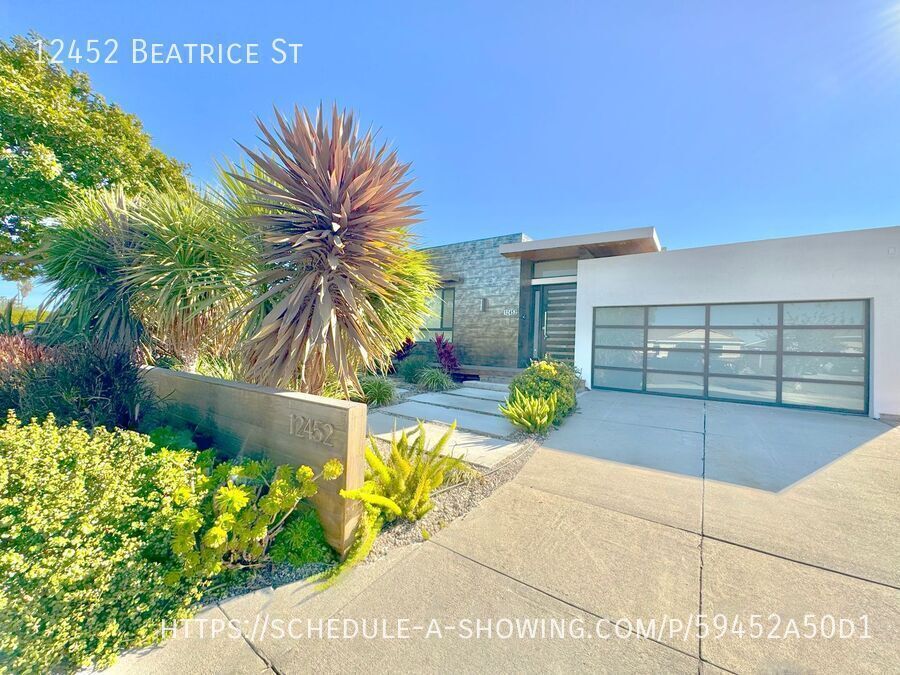 Primary Photo - Beautiful Zen inspired modern 3 Bed + 3 Ba...