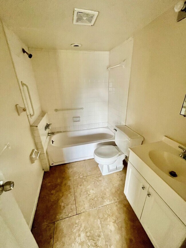 Foto del edificio - 525 N Morgan Ave