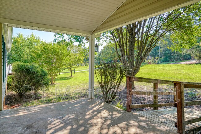 Foto del edificio - 164 Bearden Heights Rd