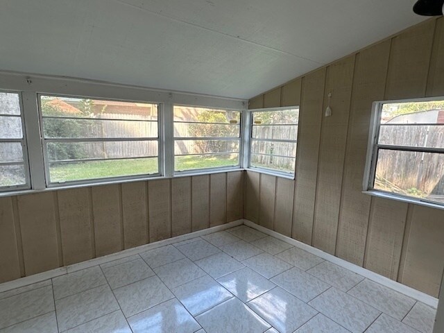 Foto del edificio - Spacious Mandarin 3 bed 2 bath