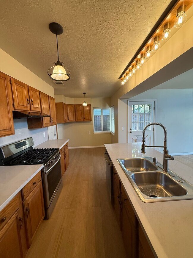 Foto del edificio - 33 Mary Ct