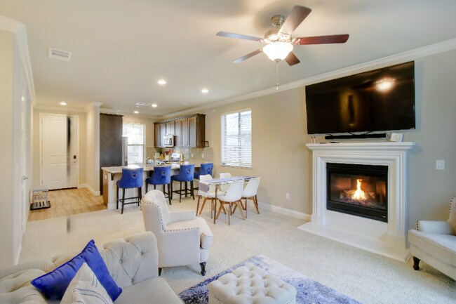 Foto del edificio - 613 Morning Glory Cir