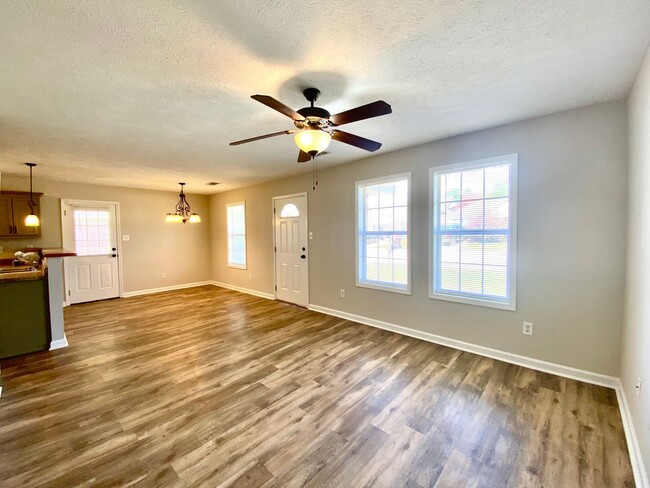 Building Photo - Single Family Home