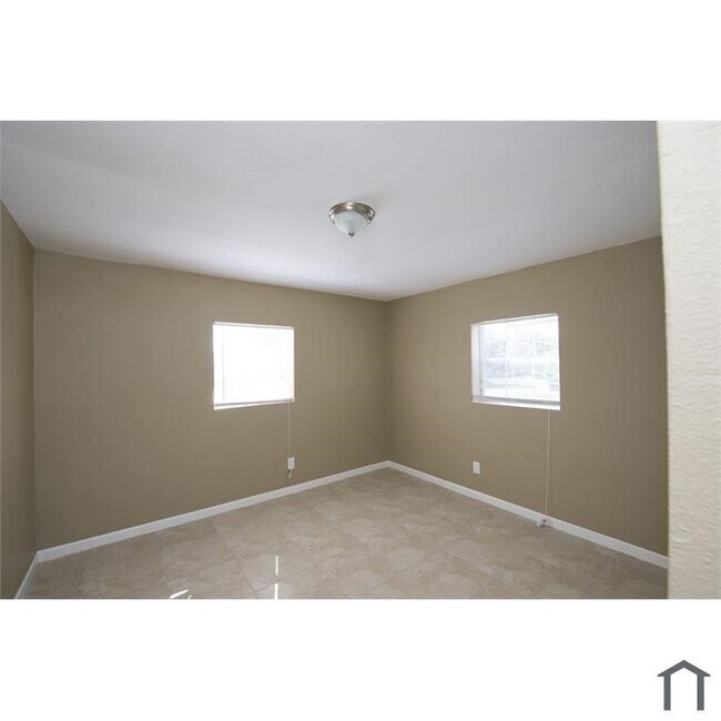 Foto del edificio - 1500 Oleander Dr