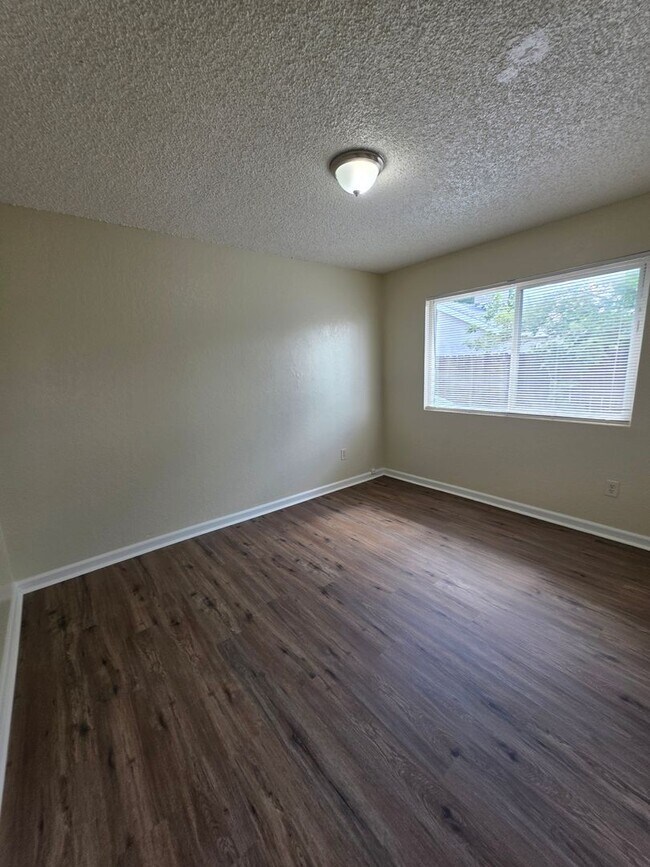 Foto del edificio - 2009 Oregon St