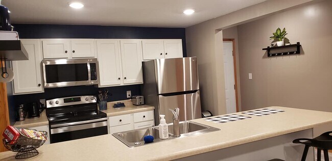 kitchen - 401 S Baltimore St