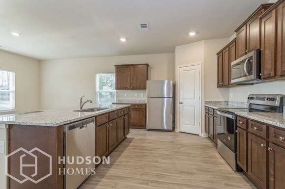 Building Photo - SELF TOUR NOW! - 536 Moline Way, Locust Gr...