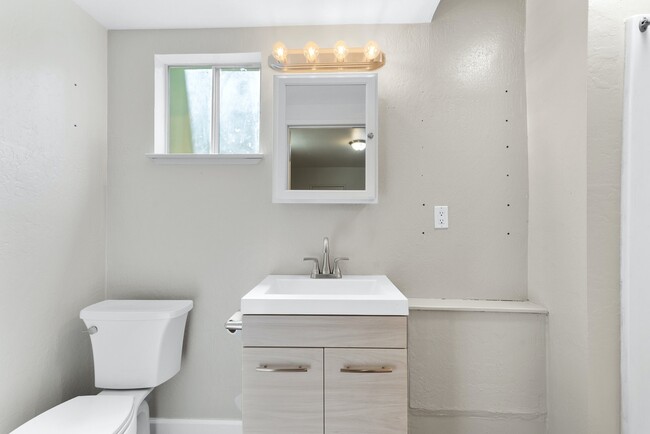 Foto del edificio - 1860 Lockhart Gulch Road, Unit Apartment