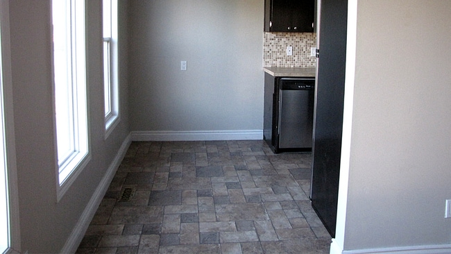 Photo du bâtiment - 11920-11996 96 St