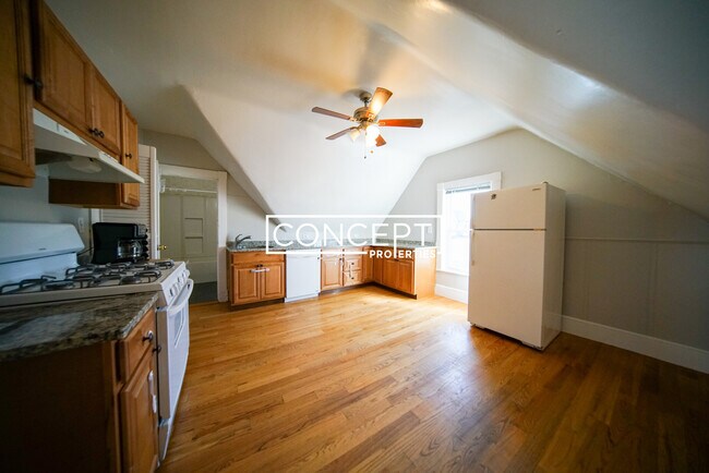 Building Photo - 37-39 Litchfield St
