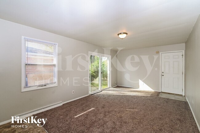 Foto del edificio - 9191 E 25th St