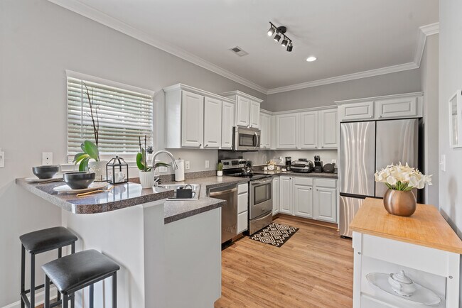 Foto del edificio - 126 Ridge Bluff Rd