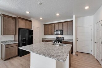 Building Photo - 4259 W Dixon Way
