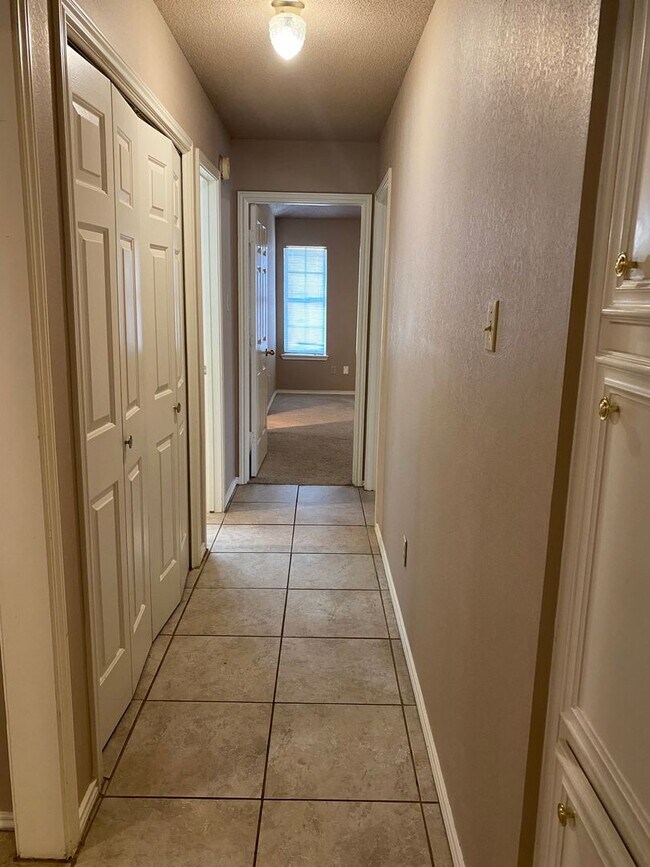 Foto del edificio - 7901 Albany Ave