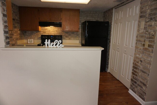 Building Photo - 2 bedroom townhome near NAS Jax